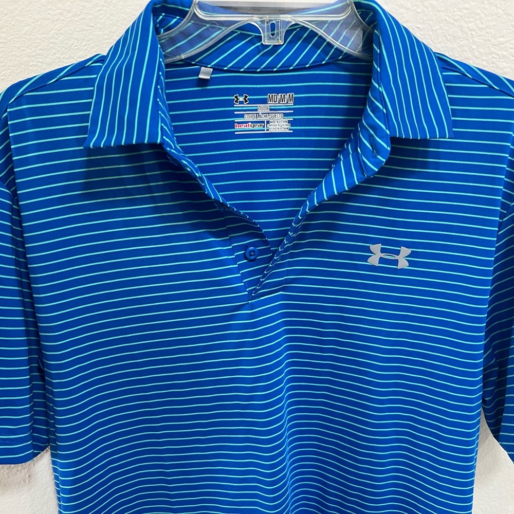 Under Armoir Loose polo style shirt Heat Gear Medium